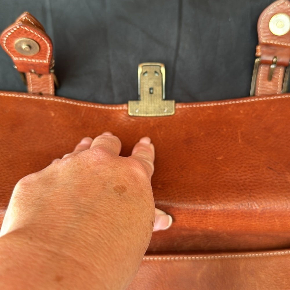 🍍 A&N  FLORENCE leather document bag classic Brown No key🍍16” width 🍍12” length - Picture 3 of 9